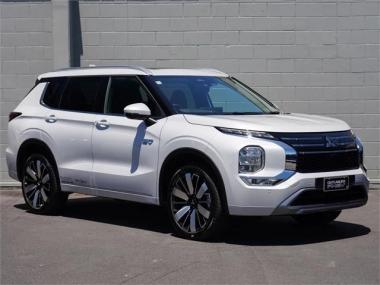 2025 Mitsubishi Outlander PHEV VRX 4WD