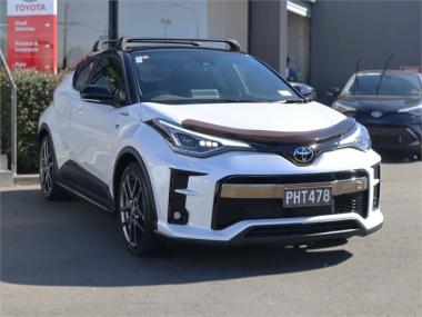 2022 Toyota C-HR GR Sport HYBRID, Push Start