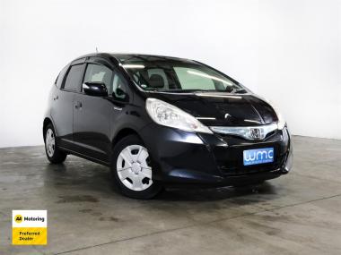 2013 Honda Fit Hybrid 'She's Edition'