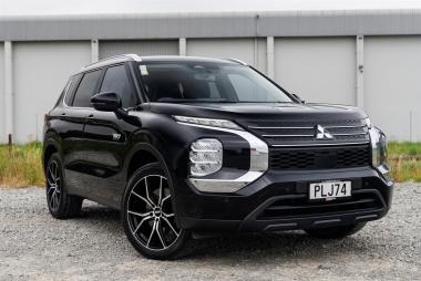 2022 Mitsubishi Outlander LS PHEV/4WD/AT