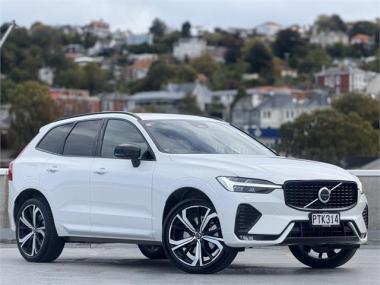 2023 Volvo XC60 B6 Ultimate Dark
