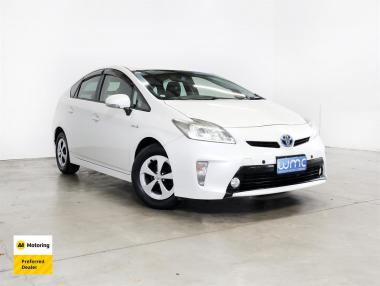 2015 Toyota PRIUS 1.8lt Hybrid G-Package With Crui