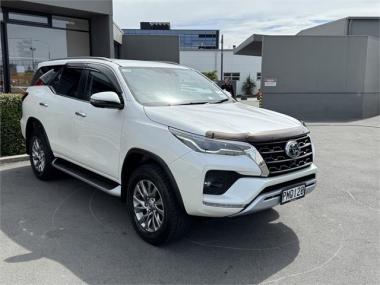 2022 Toyota Fortuner LIMITED 4WD, LOW KMS