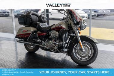 2006 HarleyDavidson Electraglide 05 SE ULTRA CLASS