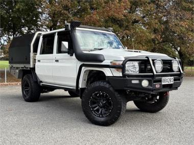 2017 Toyota Land Cruiser 70 LX 4.5DT 5MT 4WD DCC