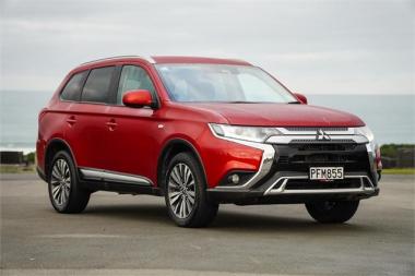 2022 Mitsubishi Outlander LS 2.4 4x4 7-seats