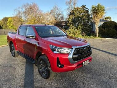 2023 Toyota Hilux SR5 2.8DT 6AT 4WD DCW/4D/5S