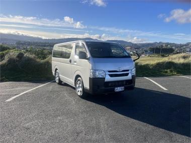 2020 Toyota Hiace DX 2.8 6 Seater