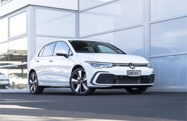 2024 Volkswagen Golf GTE 180kW Petrol PHEV Auto / 