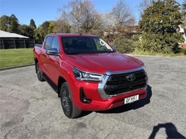 2023 Toyota Hilux SR5 2.8DT 6AT 4WD DCW/4D/5S