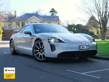 2022 Porsche Taycan GTS Sport Chrono Package