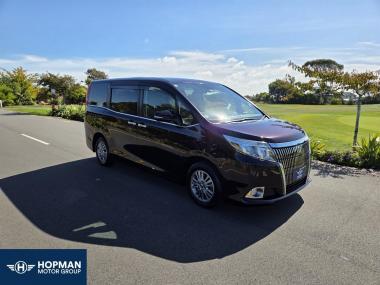 2017 Toyota Esquire GI 7 Seater