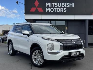 2022 Mitsubishi Outlander LS PHEV 4WD