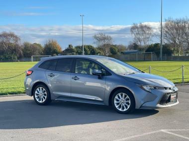 2019 Toyota Corolla Touring Hybrid S
