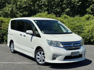 2013 Nissan Serena 4 DOORS  8 SEATS 7.3 LITRE PER 