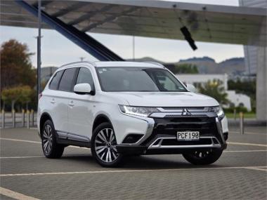 2022 Mitsubishi Outlander Ls 2.4P/Cvt