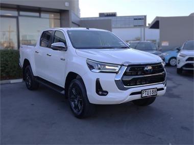 2023 Toyota Hilux SR5 PRERUNNER 2WD, Auto