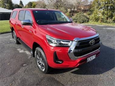 2023 Toyota Hilux SR5 2.8DT 6AT 4WD DCW/4D/5S