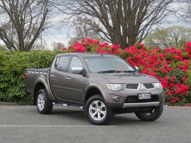 2014 Mitsubishi Triton GLS 4WD NZ NEW LOW KMS SUPE