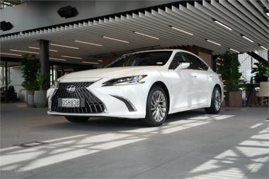 2024 Lexus ES 300H Limited 2.5L Hybrid Petrol Seda