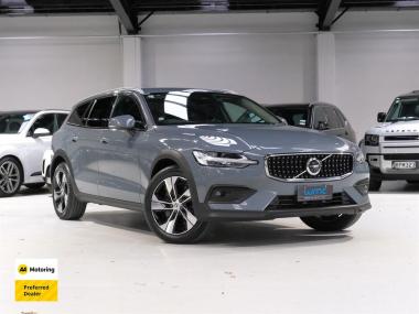 2023 Volvo V60 B5 AWD 'Cross Country Plus'
