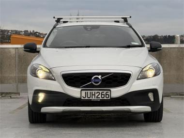 2016 Volvo V40 C/Country T5 Luxury