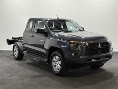 2025 Mitsubishi Triton CC CH 2.4D GLX 4WD 6AT