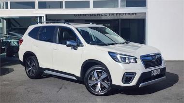 2020 Subaru Forester Premium 2.5P/4Wd