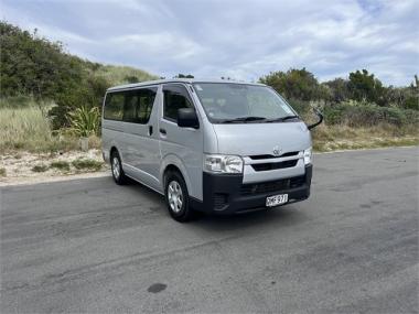 2020 Toyota Hiace DX 2.8 6 Seater