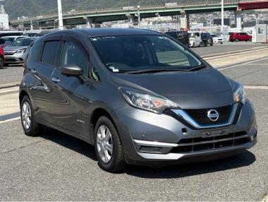 2017 Nissan Note E-POWER X