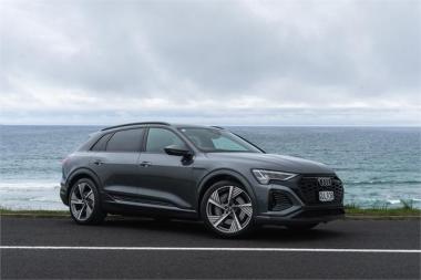 2024 Audi Q8 55 e tron S line