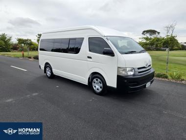 2010 Toyota Hiace ZX 3.0TD 4A 3 Seat