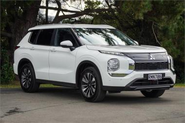 2025 Mitsubishi Outlander LS 2.5 2WD auto