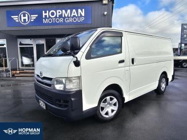 2010 Toyota Hiace Chiller Van