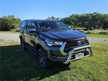 2022 Toyota Hilux SR5 2.8DT 6AT 4WD DCW/4D/5S