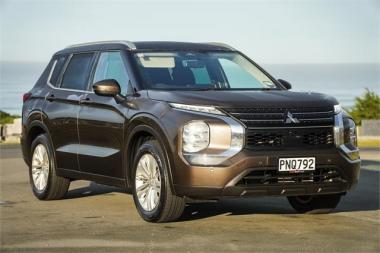 2022 Mitsubishi Outlander LS 2.5 4x4 auto