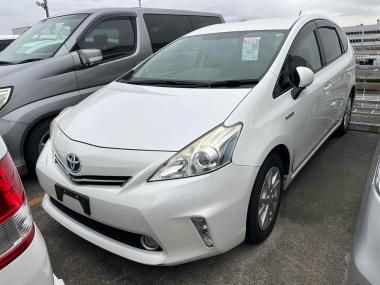 2013 Toyota Prius Alpha 7 Seater