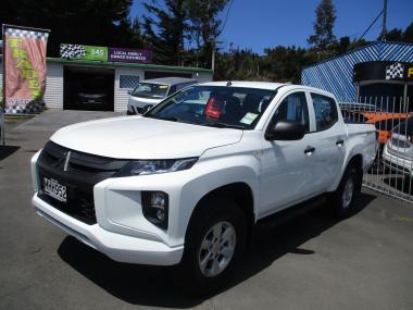 2019 Mitsubishi triton DC GLX 4WD 6AT 2.4D