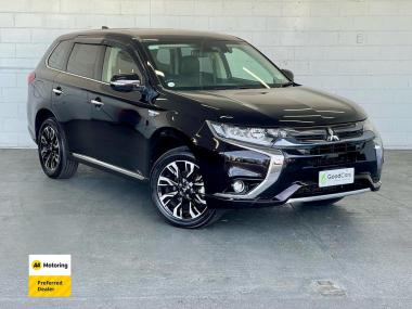 2017 Mitsubishi OUTLANDER PHEV G NAVIGATION PACKAG