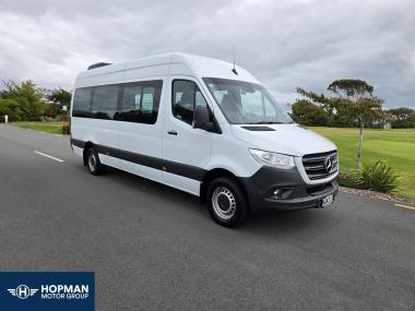 2021 MercedesBenz Sprinter 416 LWB Cargo Lift Dhol