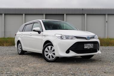 2015 Toyota Corolla Fielder Hybrid