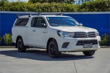 2017 Toyota Hilux S Td Ec 2.8D/5Mt/Ut
