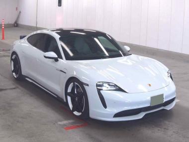 2021 Porsche Taycan EV Turbo Look