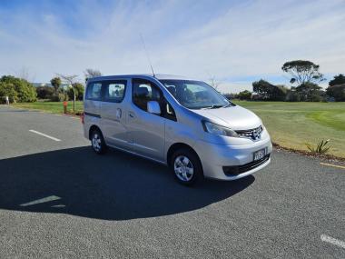 2014 Nissan NV200 5 Seat