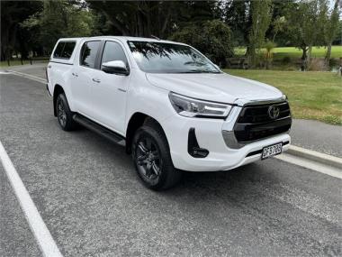 2023 Toyota Hilux SR5 TD DC 2.8DT/4WD