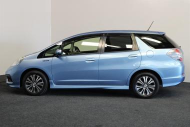 Honda fit shuttle hybrid