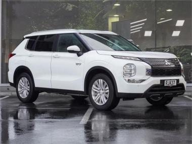 2025 Mitsubishi Outlander PHEV LS 4x4 auto