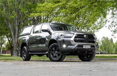 2023 Toyota Hilux SR5 2.8L Turbo Diesel Double Cab