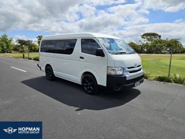 2014 Toyota Hiace 10 Seater