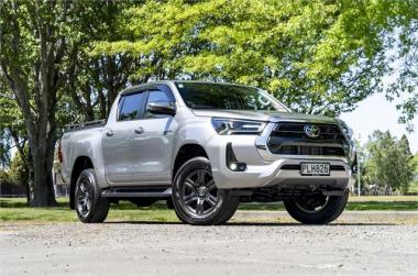 2022 Toyota Hilux SR5 Double Cab 2.8L Turbo Diesel